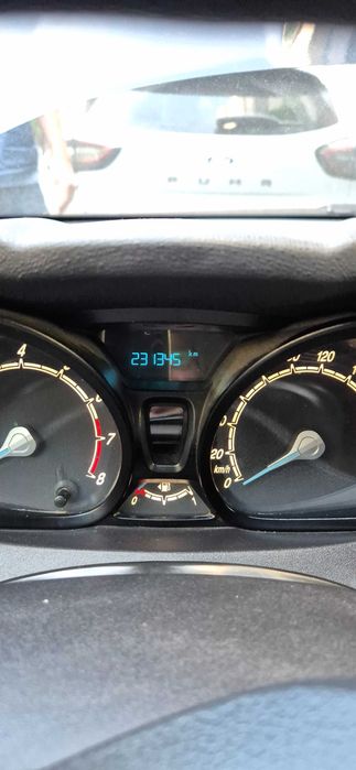 Ford Fiesta 2014• Два комплекта гуми и два ключа• Сервизна история