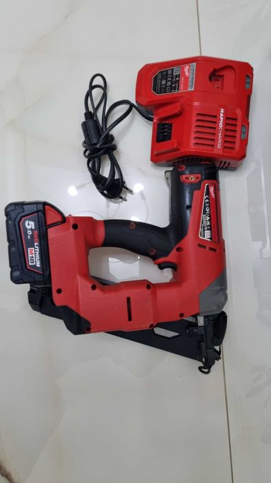 Pistol cuie Milwaukee M18 CN16GA