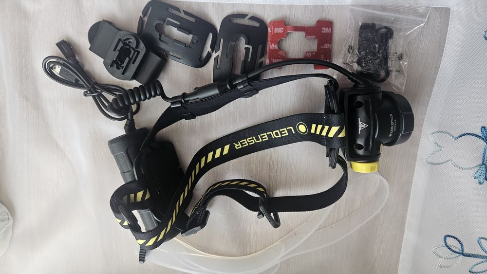 Lanterna de cap Ledlenser H7R Work Reincarcabila 1000lm raza luminoasa