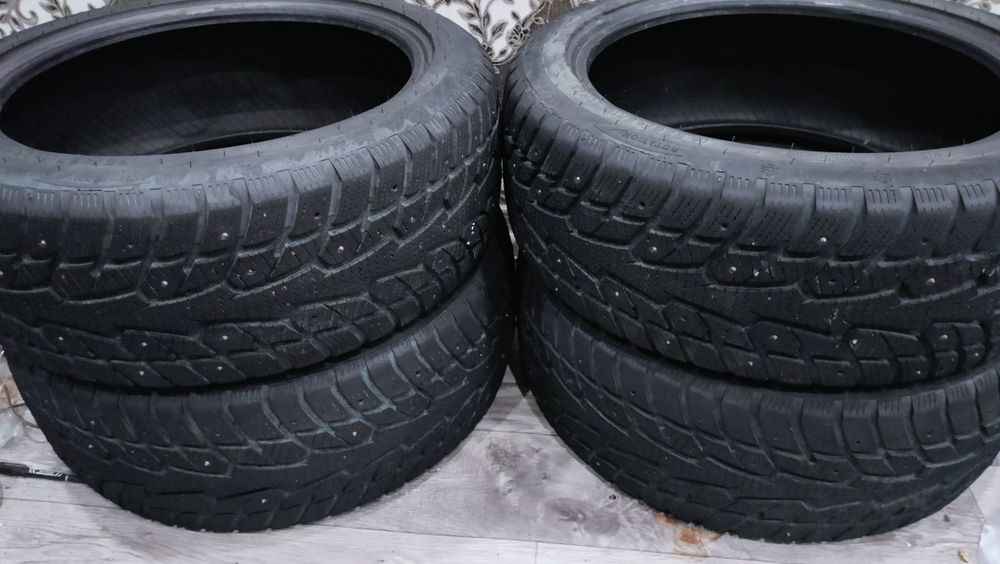 Продам комплект зимней резины