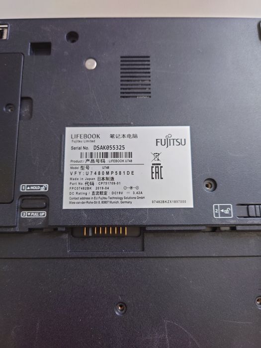 Laptop Fujitsu lifebook U748 incomplet ( fara baterie) varianta cu touch Screen