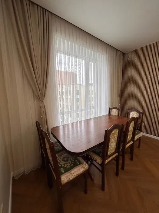 Продам стол из дерева в отличном состоянии