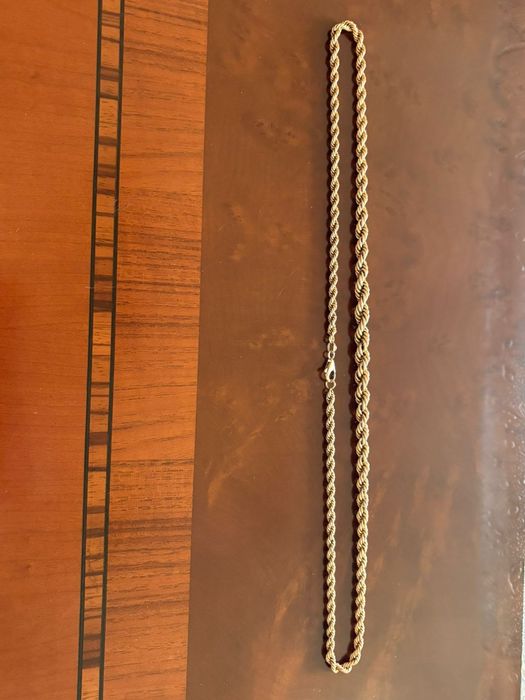 Золотая цепочка. Обмена нет.