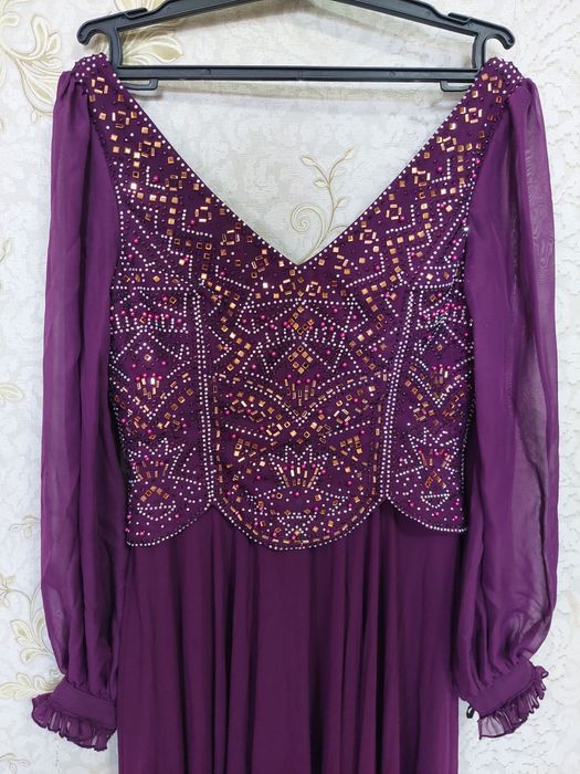 Платья продаётся