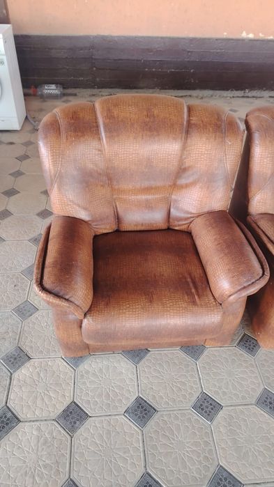 Диван кожанный сатылады