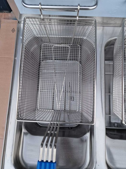 Friteuza dubla 15+15 litri, GAZ GPL ,NOUA < FACTURA