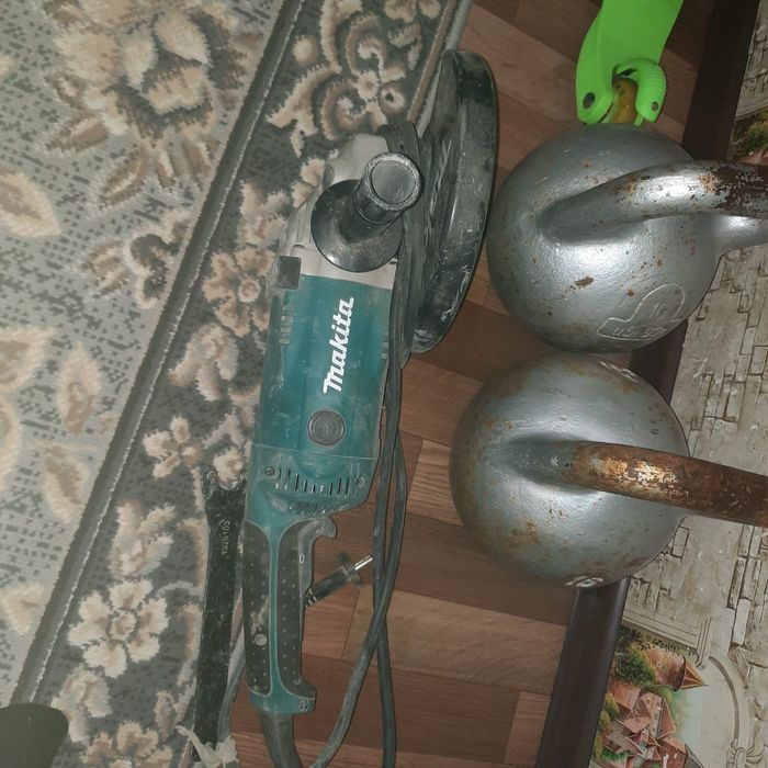 Продам болгарку  в отличном состоя нии