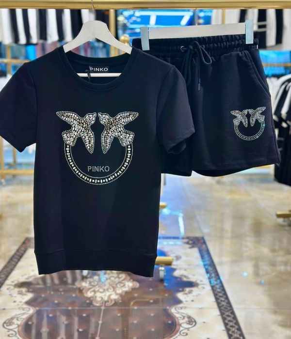 Невероятни дамски екипи.