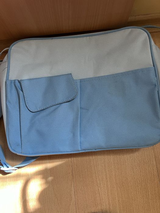 Органайзер за бебешка количка на Mustela с включена постелка