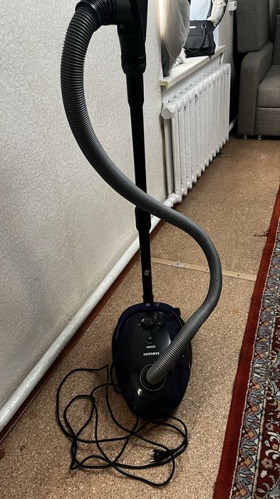 Пылесос рабочий продам