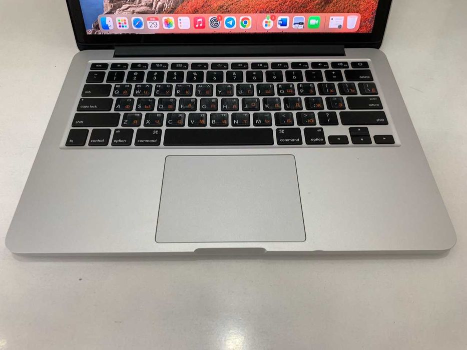 MacBook Pro 13 (Early 2015) / i5 / 8GB / 2k Retina