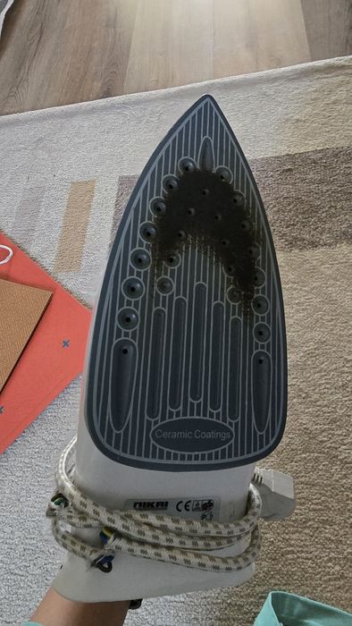 Продам утюг в рабочем состояний