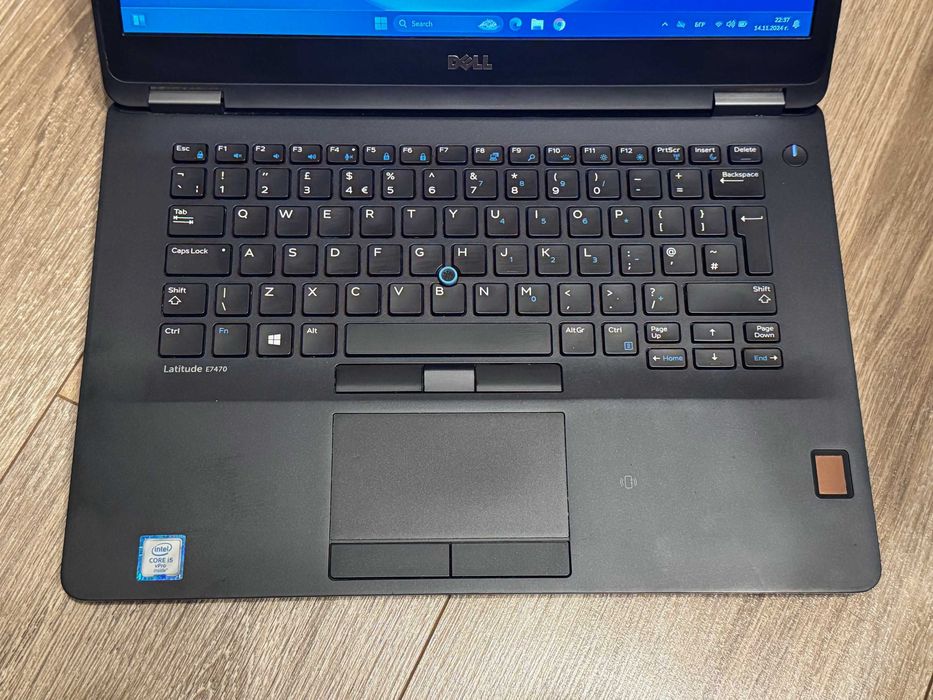 Dell Latitude E7470 отличен I5-6300U/8RAM/256SSD/Intel HD Graphics 520