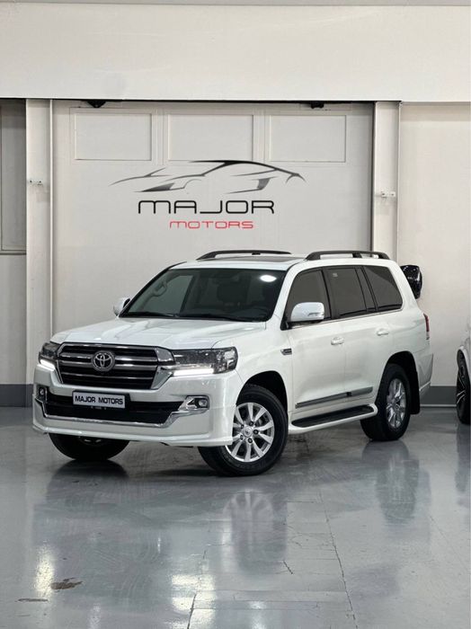 Bugun sotuvimizda Toyota Land Cruiser