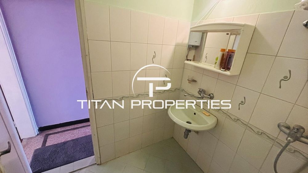 Ключ в офиса! Тристаен, под наем, ж.к Лазур