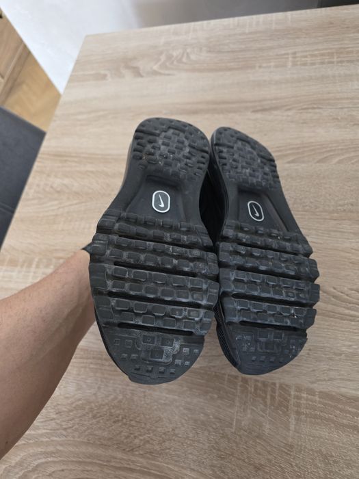 Маратонки Nike 38.5