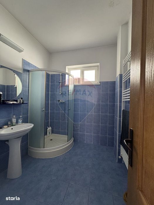 Casă duplex în centrul orasului, cu acces auto