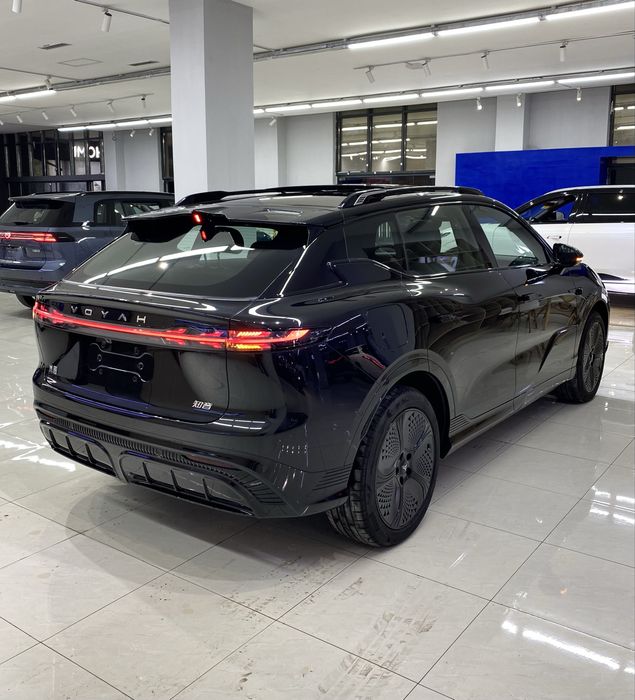 Voyah Courage 570KM Elektr (4 AWD 2 Mator) Full 1 yil garantiya