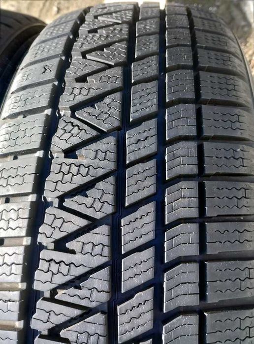 O anvelopa de iarna 215 65 17 Kumho WinterCraft WS71 - ca noua