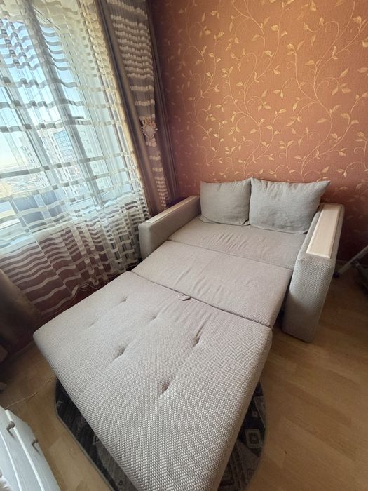 Продается диван с подушкой