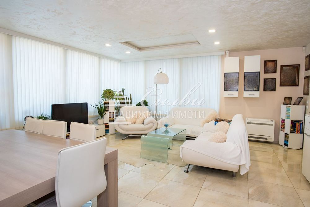 Продава се Къща в Шумен, Болницата - 240 кв.м за 893 €/кв.м - Снимка #1