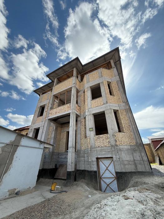 Hashamatli hovli sotiladi