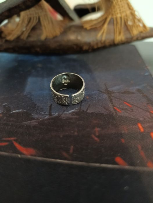 Серебряное кольцо
