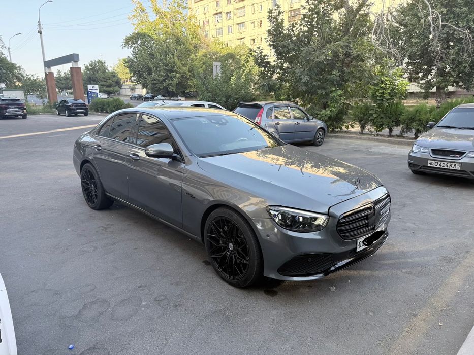 Mercedes-Benz E 300 e Hybrid 2021 — 2.0 Turbo, 320 hp, ideal holatda