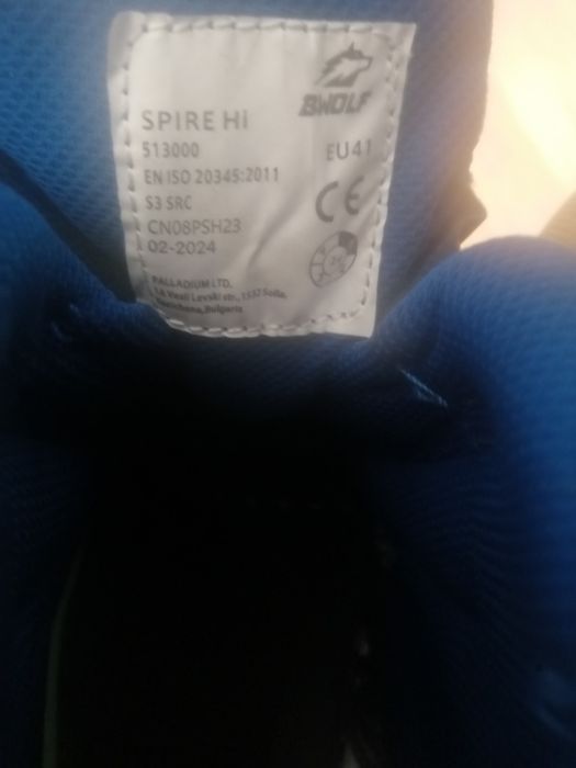 Работни обувки с твърди бомбета, абсолютно нови,