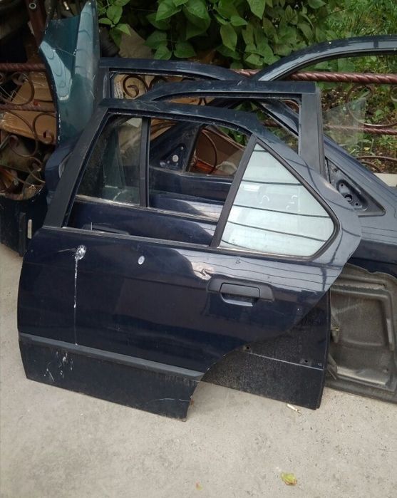 Дверь на BMW e36  седан универсал компакт BMW E36 Двери
