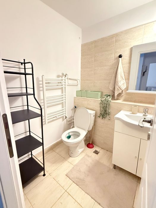 Închiriez Garsoniera decomandată Vitan