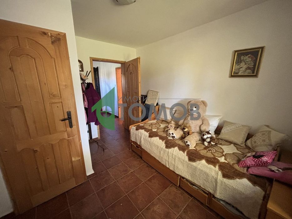 Невероятна къща на три етажа в село Яворово