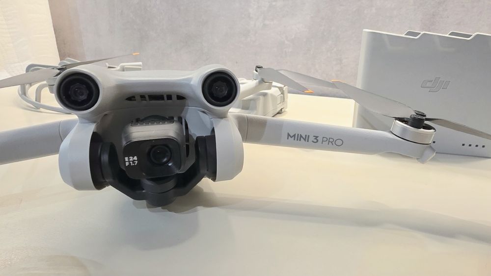 Drona DJI Mini 3 PRO, 48MP, 4K60 + Smart Controller