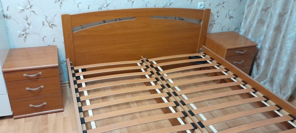 Продам спальный гарнитур