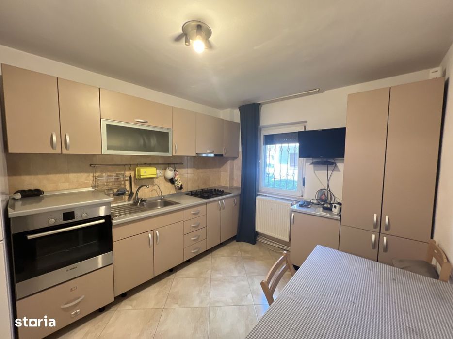 Apartament 3 camere, decomandate, Nord