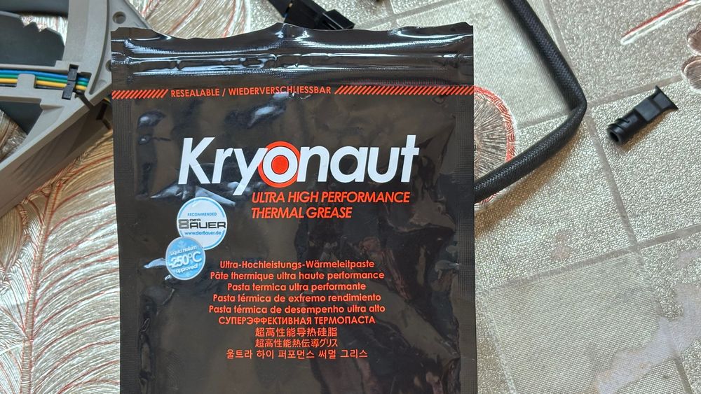 Bundle Noctua fans case /Thermal Grizzly Pasta 11.1g/3ml/ Y splitters