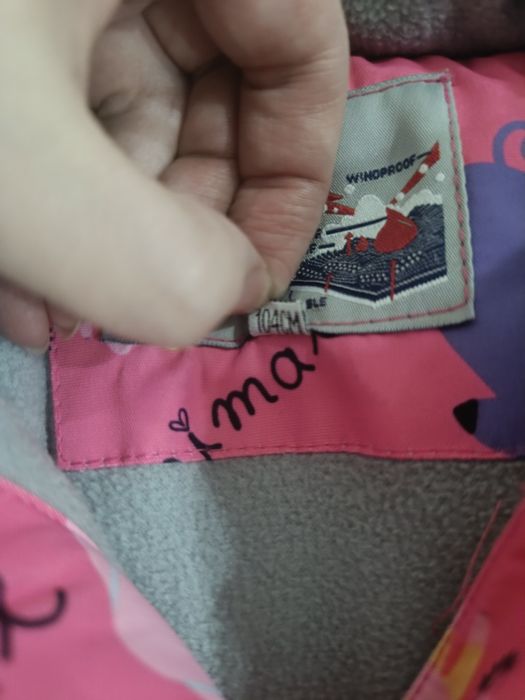 Зимняя куртка  на девочку 104 см