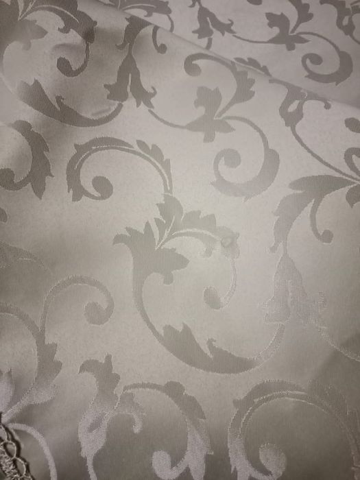 Продаю  скатерть шелк