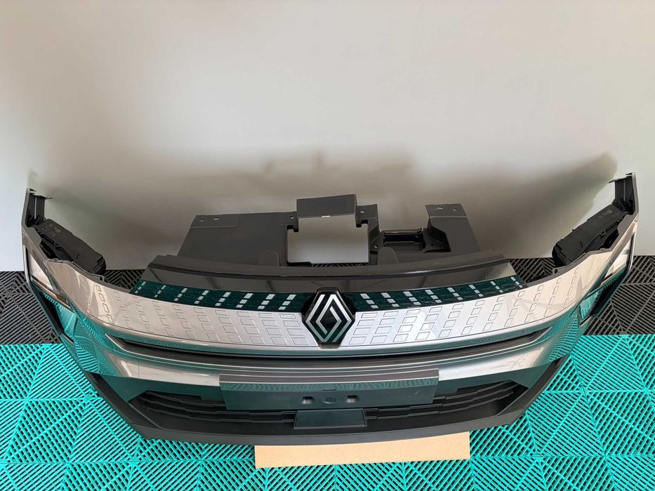 Bara fata Renault Captur 2024+ noua originala Renault completa cu toate accesoriile