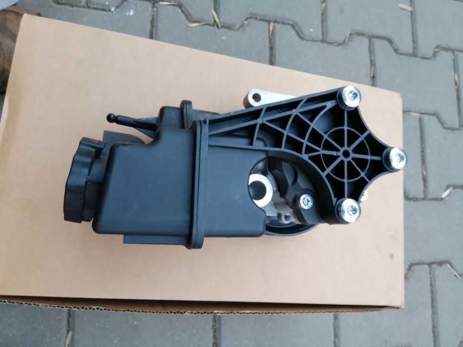 ХИДРАВЛИЧНА ПОМПА mercedes спринтер 906/mercedes(651)