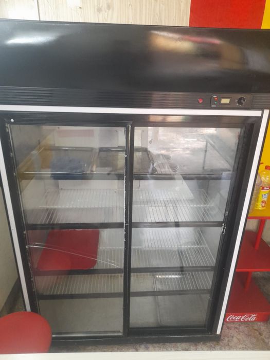 Холодильник витринный