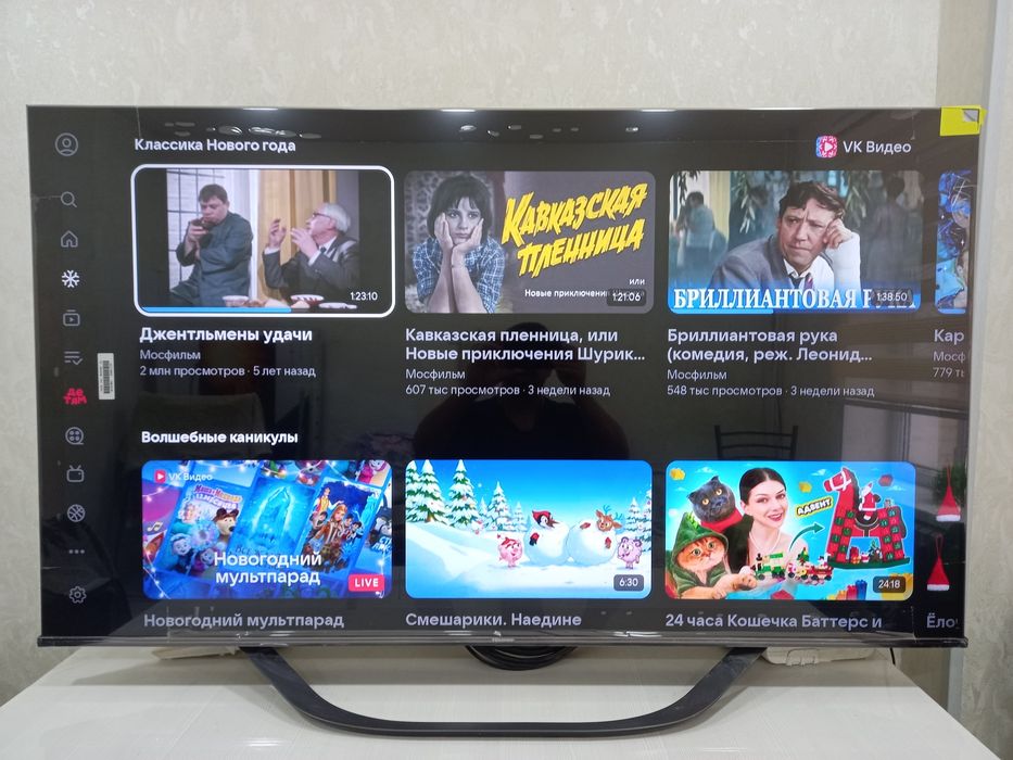 Продаю телевизор Hisense 55 smart