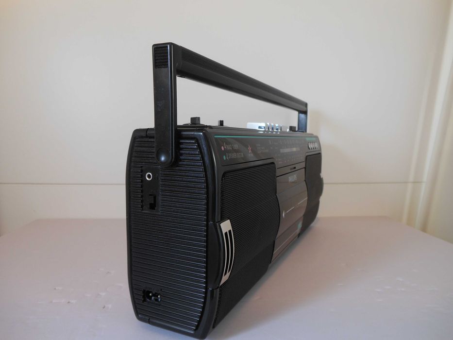 Radiocasetofon PHILIPS D 8184 Stereo – Vintage – restaurat