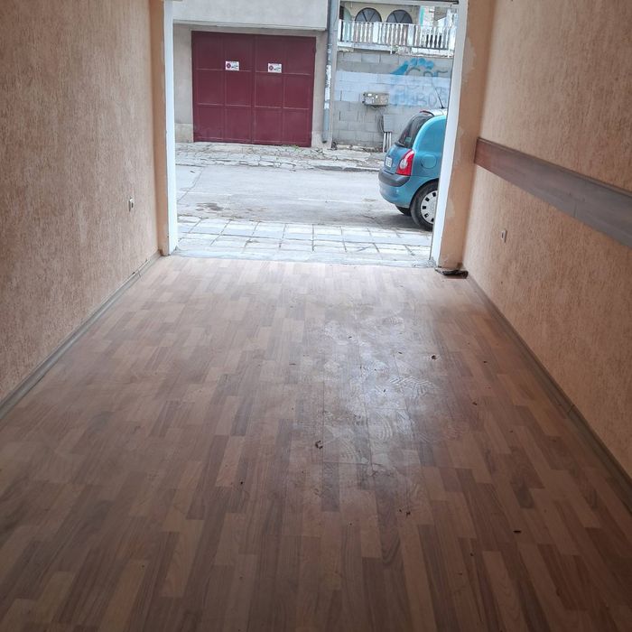 Продавам гараж на ул. Трайко Китанчев