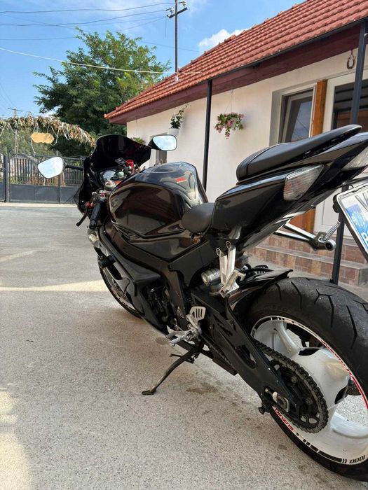 Suzuki GSXR 1000 K6