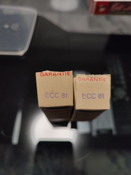 RFT ЕСС81 (12АТ7) радиолампи за усилвател