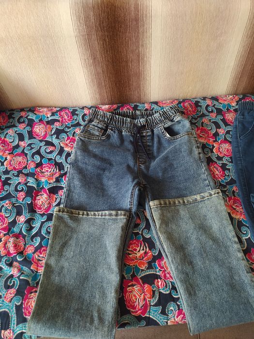 Джинсы для девочек.