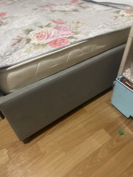 Однаспальная кровать