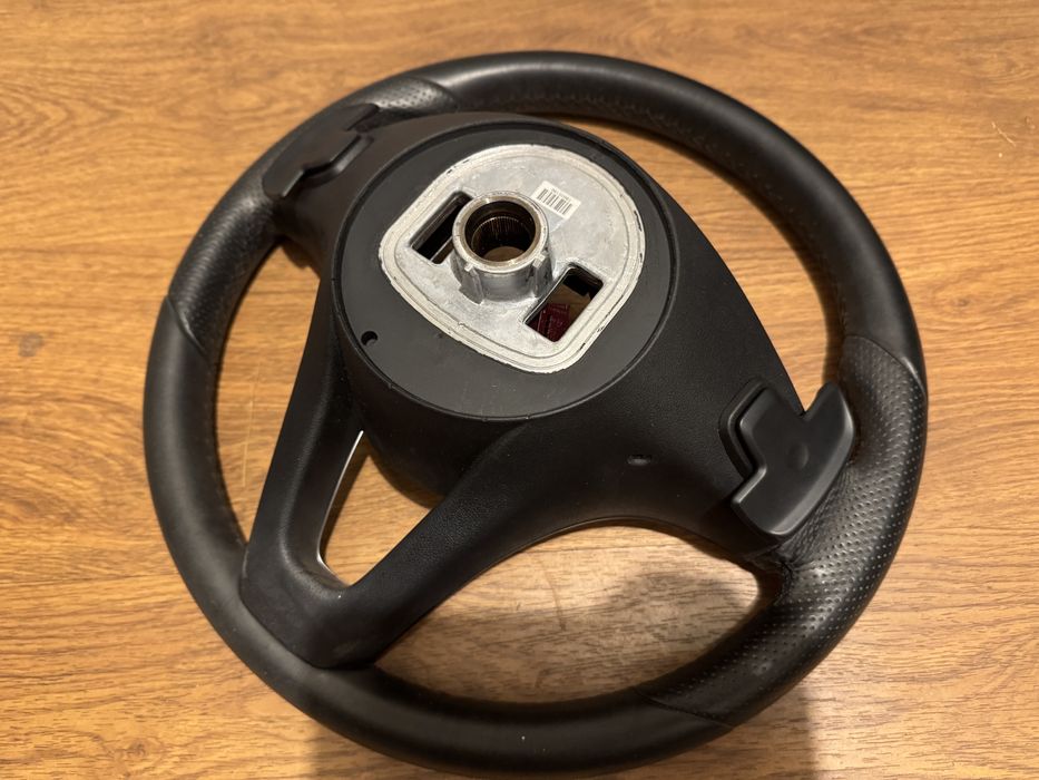 Мерцедес волан с пера