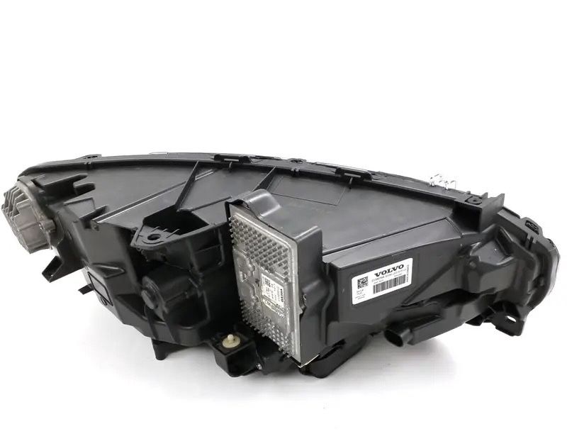 Volvo S90 фарове